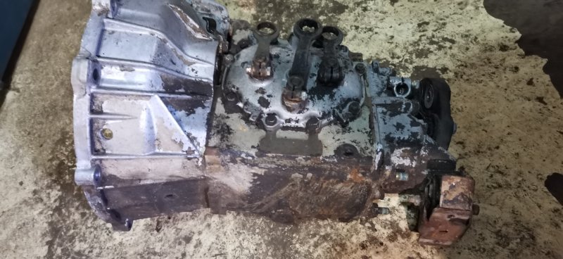 МКПП Mercedes w123 1980 Седан