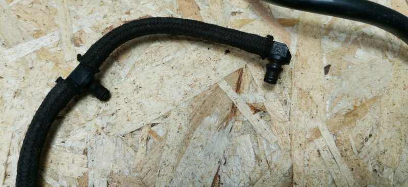 Трубка обратки форсунок Mercedes Vito 2004 639