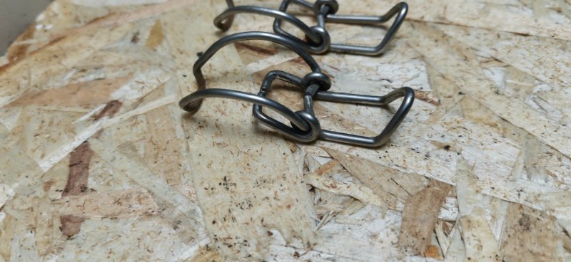 Скоба корпуса воздушного фильтра Mercedes W124 1989 E260