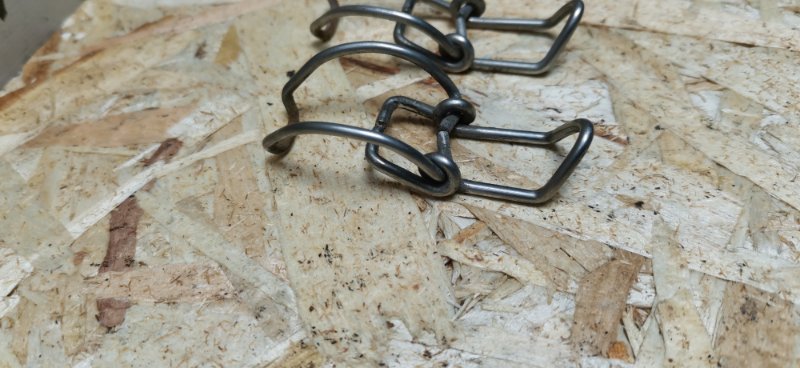 Скоба корпуса воздушного фильтра Mercedes W124 1989 E260