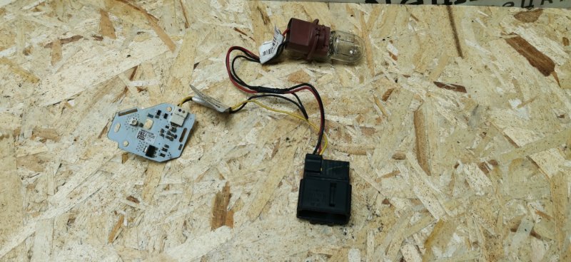 Плата заднего фонаря Volkswagen Passat US NMS R-Line USA 2017