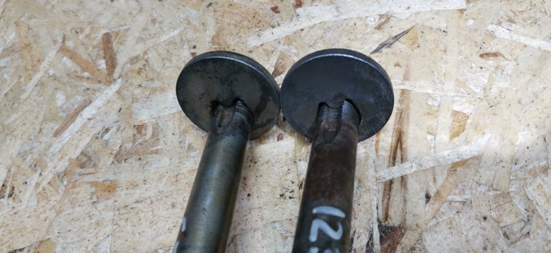 Болт развальный Mercedes w123 1980 Седан