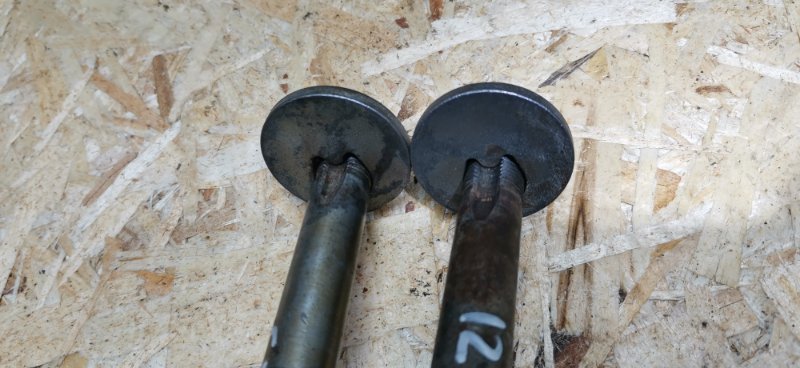 Болт развальный Mercedes w123 1980 Седан