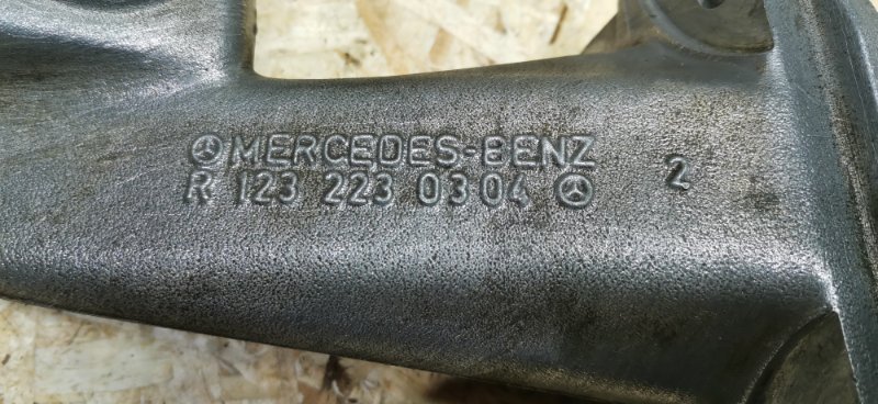 Опора двигателя Mercedes w123 1980 Седан