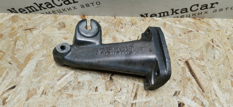 Опора двигателя Mercedes w123 1980 Седан