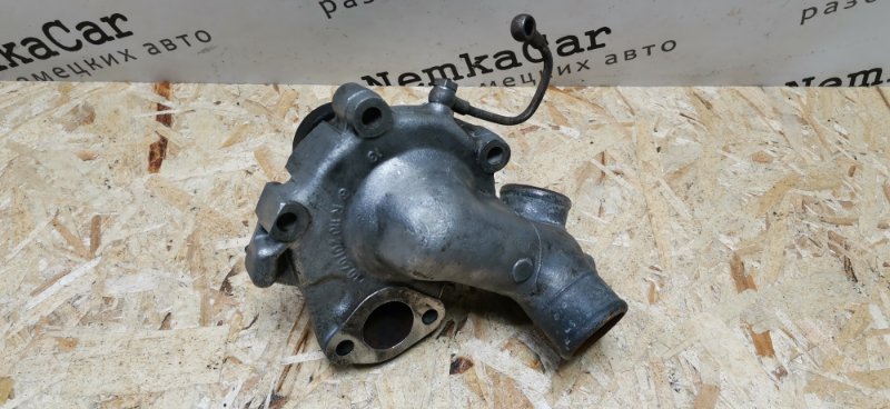 Помпа Mercedes w123 1980 Седан