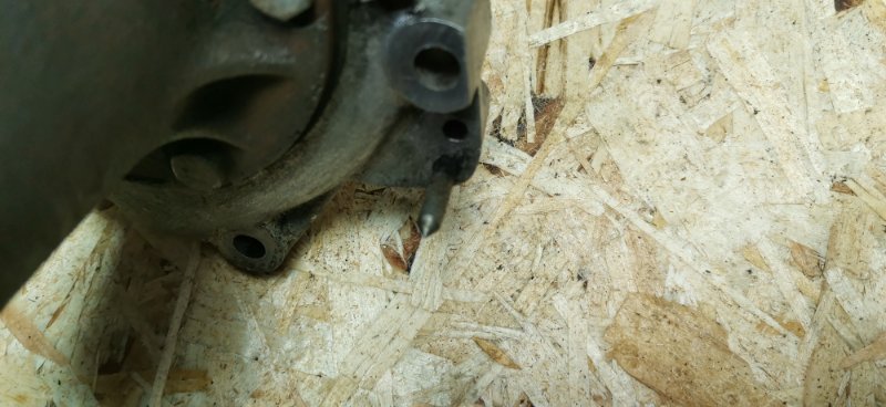 Помпа Mercedes w123 1980 Седан