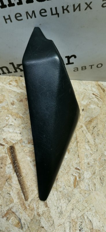 Уголок зеркала Mercedes W124 1989 E260