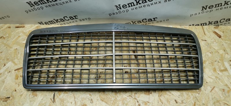 Решетка радиатора Mercedes W124 1995 E320