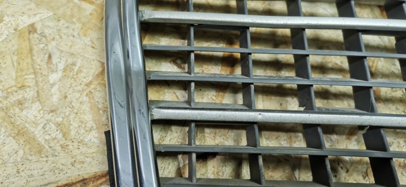 Решетка радиатора Mercedes W124 1995 E320