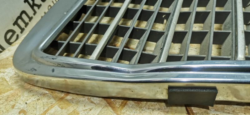 Решетка радиатора Mercedes W124 1995 E320