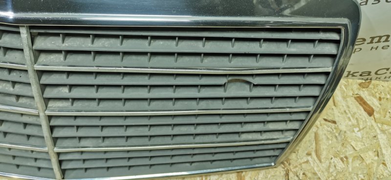 Решетка радиатора Mercedes W124 1995 E320