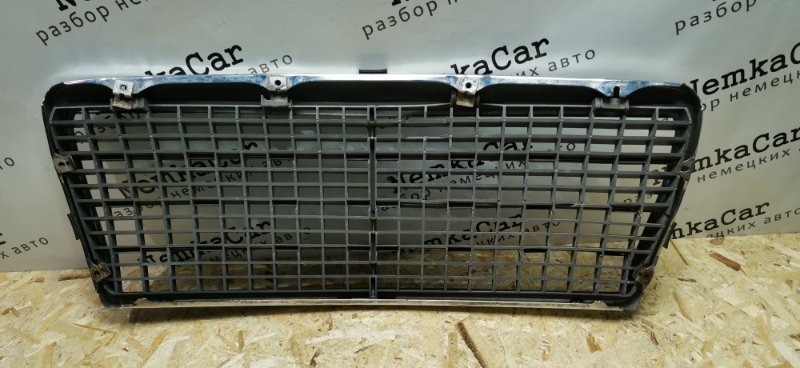 Решетка радиатора Mercedes W124 1995 E320