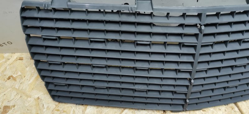 Решетка радиатора Mercedes E-Class 1994 W124