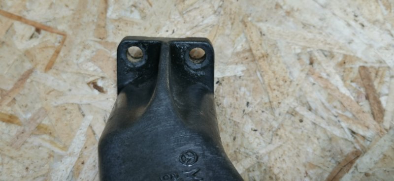 Кронштейн генератора Mercedes Vito 1996 638