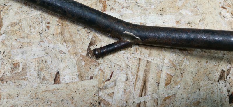 Трубка системы охлаждения Mercedes w123 1980 Седан