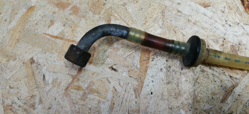 Трубка вакуумная Mercedes w123 1980 Седан