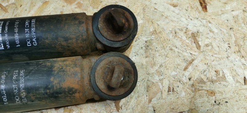 Амортизатор Mercedes w123 1980 Седан