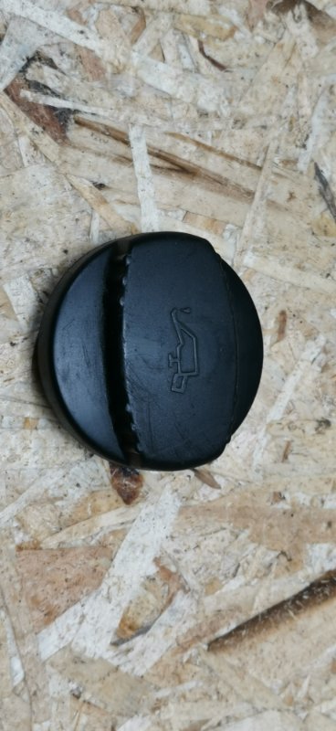 Крышка маслозаливной горловины Mercedes W124 1989 E260