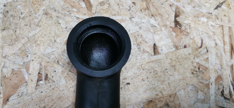 Трубка картерных газов Mercedes W124 1989 E260