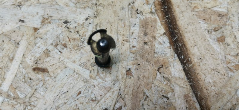 Палец ограничителя двери Mercedes W124 1989 E260