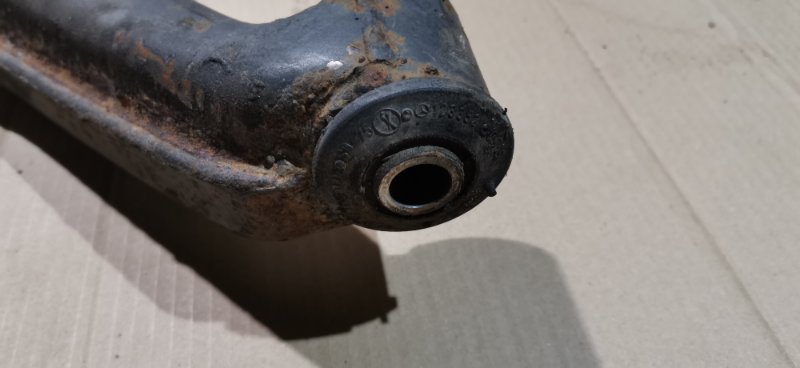 Рычаг подвески Mercedes w123 1980 Седан