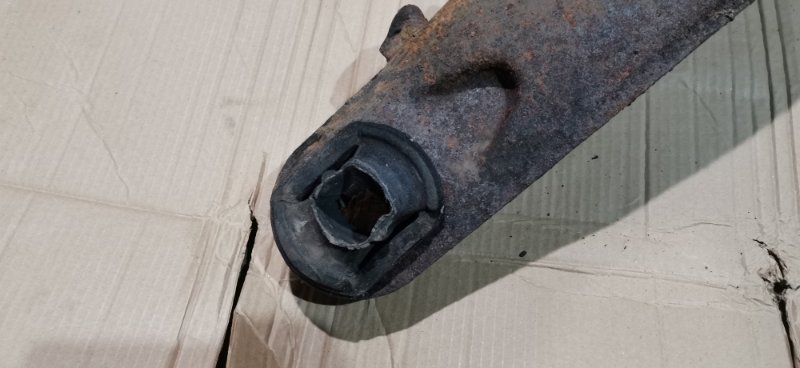 Балка подвески Mercedes w123 1980 Седан