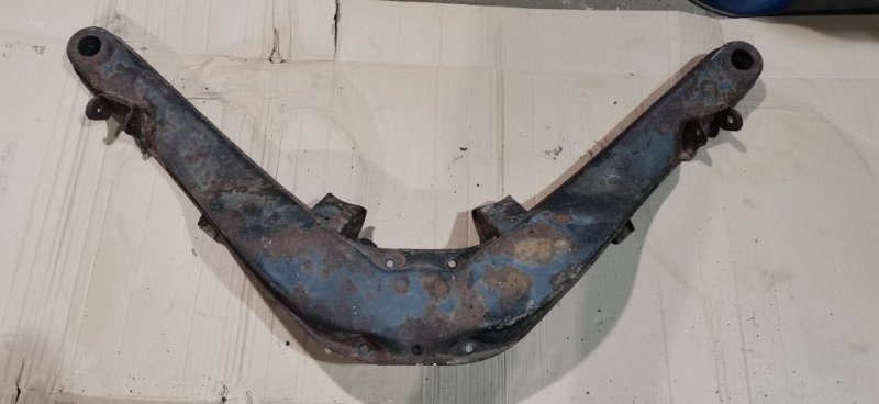 Балка подвески Mercedes w123 1980 Седан