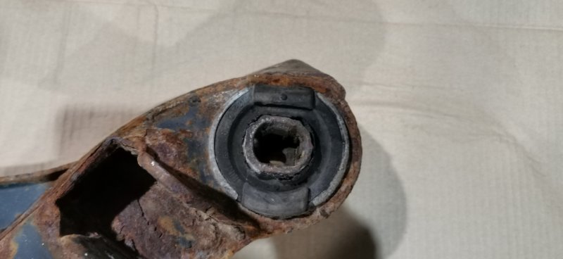 Балка подвески Mercedes W124 1989 E260