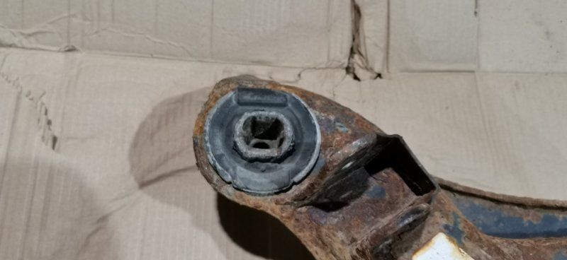 Балка подвески Mercedes W124 1989 E260