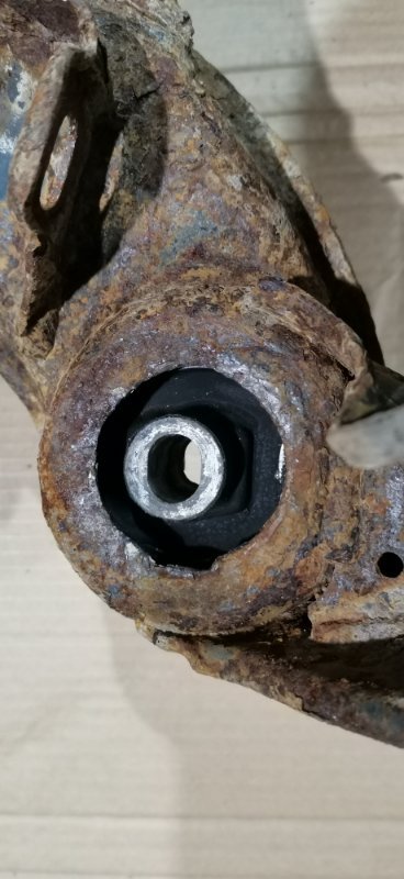 Балка подвески Mercedes W124 1989 E260