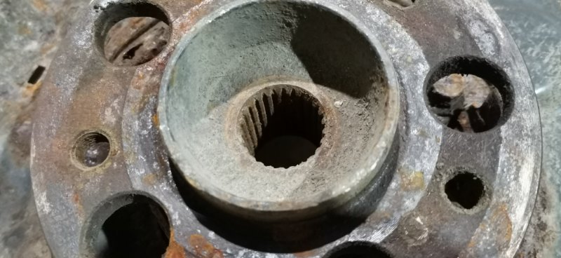 Кулак поворотный Mercedes C-Class 2000 W203