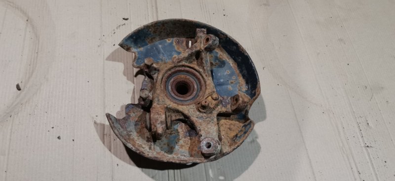 Кулак поворотный Mercedes W124 1989 E260