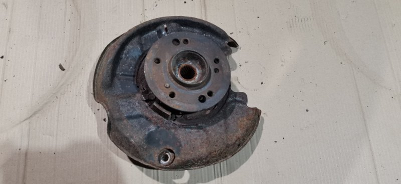 Кулак поворотный Mercedes W124 1989 E260