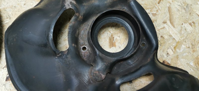 Щиток тормозного диска Mercedes W124 1989 E260