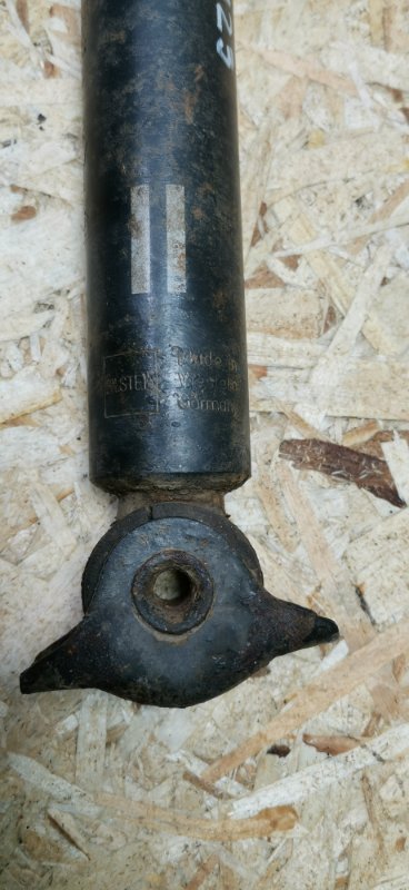 Амортизатор Mercedes w123 1980 Седан