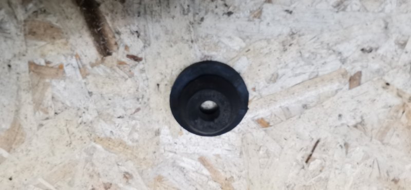 Кронштейн воздушного фильтра Mercedes C180 1996 W202