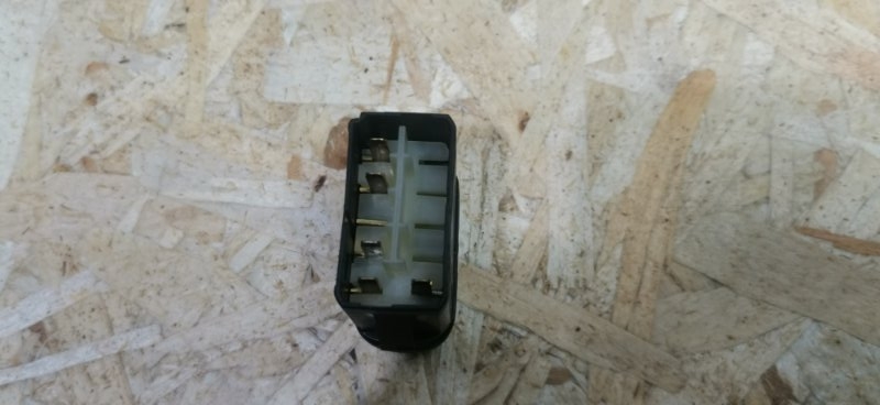 Кнопка центрального замка Mercedes Vito 2001 638