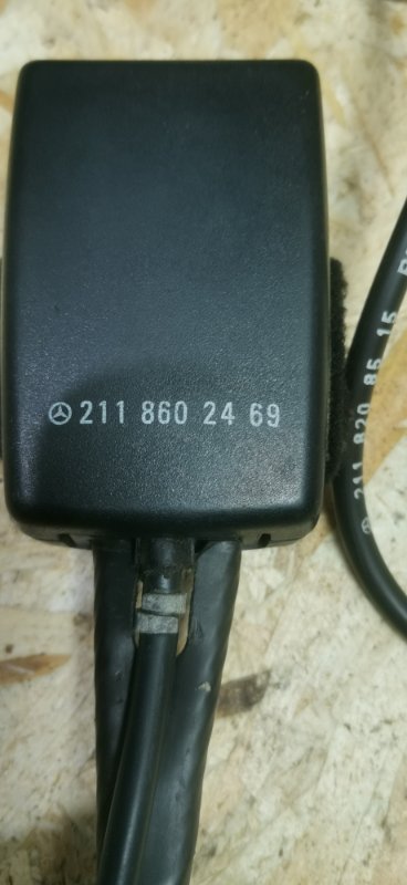 Замок ремня безопасности Mercedes-Benz E-Class W211