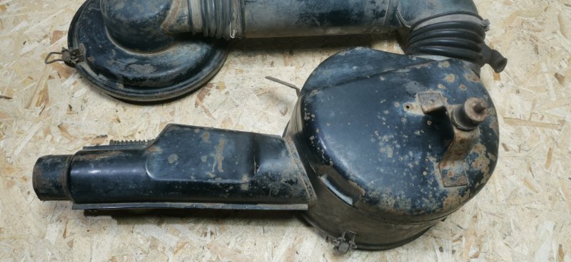 Корпус воздушного фильтра Mercedes-Benz 220 1975 W115