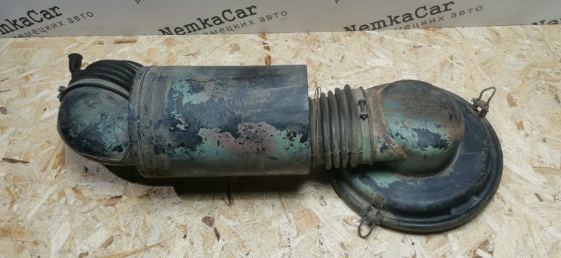 Корпус воздушного фильтра Mercedes-Benz 220 1975 W115