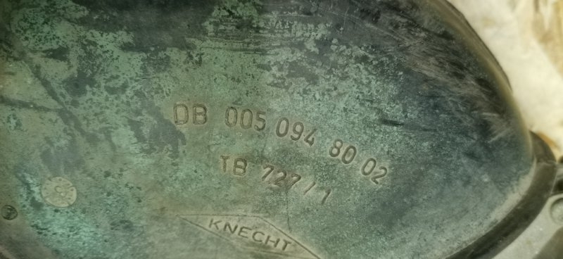 Корпус воздушного фильтра Mercedes-Benz 220 1975 W115