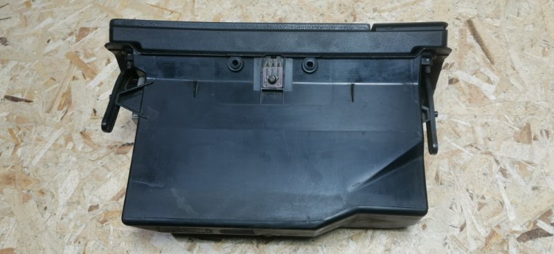 Бардачок Mercedes C180 1996 W202