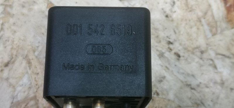 Реле Mercedes C180 1996 W202