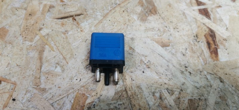 Реле Mercedes C180 1996 W202