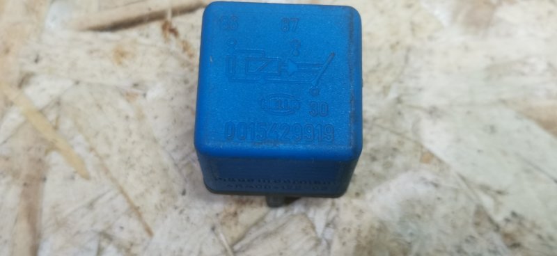 Реле Mercedes C180 1996 W202