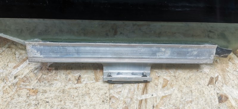 Стекло Mercedes C180 1996 W202