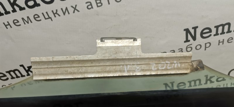 Стекло Mercedes C180 1996 W202