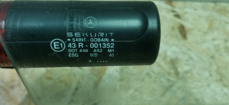 Стекло Mercedes C180 1996 W202