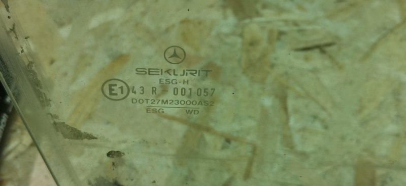 Стекло Mercedes W124 1989 E260